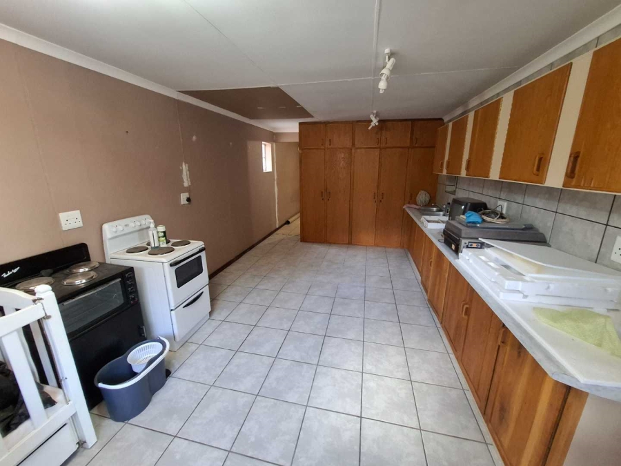 5 Bedroom Property for Sale in Upington Northern Cape